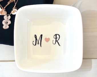 Personalized Wedding Gift, Ring Dish, Anniversary Gift, Gift for the Bride, Jewelry Dish, Gift for Her, Engagement Gift for Her, Ring Holder