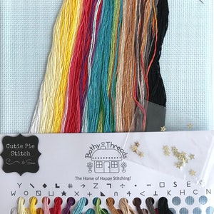 Kit Point De Croix Bothy Threads "Gypsy Wagon" (Roulotte Bohème) - Tissu Aida Bleu 14 Fils, Fils Inclus - 36x26 Cm - 9