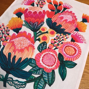 Australian Flowers Tea Towel, Australian Gifts for Her, Botanical Print Cotton Kitchen Tea Towel, Kirsten Katz Designer Tea Towel Souvenir