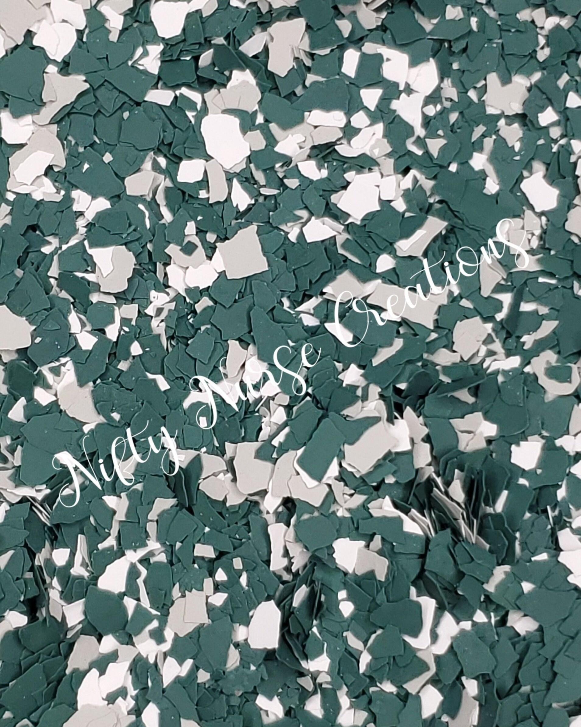 Eagles Blend Epoxy Flakes: Hunter Green, Silver, White Tumbler Supplies