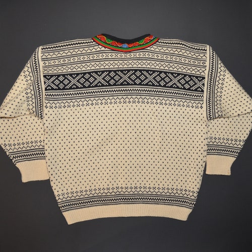Vintage Dale of Norway Wool Cardigan shops Nordic Sweater Size L / XL Metal Clasp