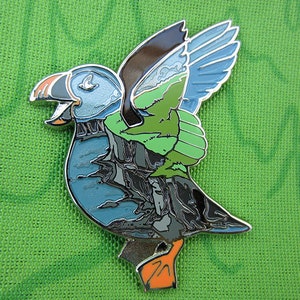 Mighty Earth Pin: Puffin Cliffs