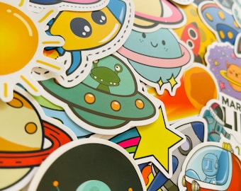 50 Adesivi A Tema Spaziale Per Bambini – Razzi, Astronauti, Luna, Marte, Planet – Impermeabili, Per Laptop, Skateboard, Valigie - 2