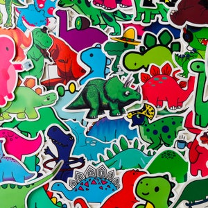 25/50 Vinyl-Dinosaurier-Aufkleber, gestanzte Aufkleber, wasserdichte wiederverwendbare Aufkleber, lustiges Derpy-T-Rex-Druckgeschenk für Kinder, Journal Room Decor Craft Flask