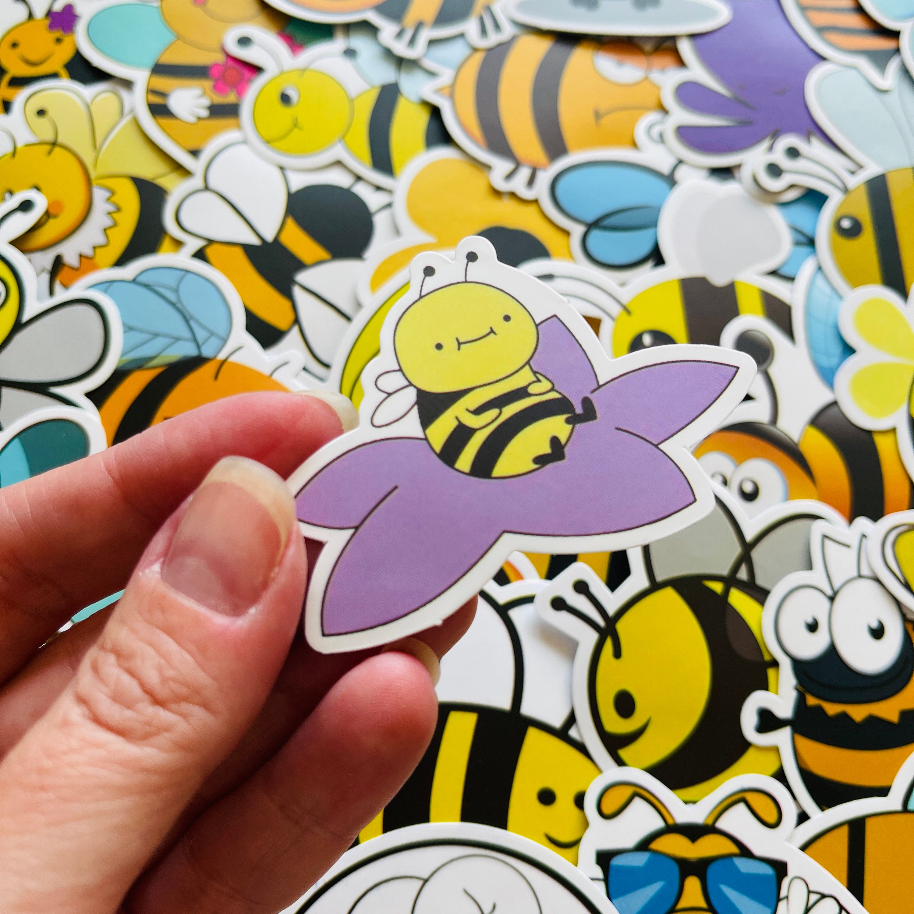 25/50 Vinyl Bumble Bee Stickers, Die Cut Decal Set, Waterproof Reusable ...