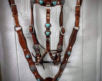 Baroque style tack set in hearts