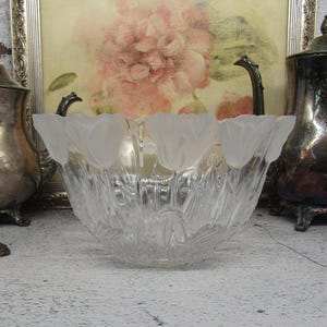 Leaded Crystal Tulip Bowl: Frosted Floral Serving Bowl, 9.5 Inch