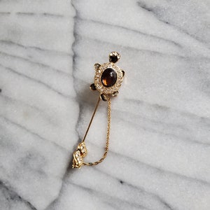 ヴィンテージの宝石付きタートルスティックピン、琥珀の宝石付きタートルピン、亀のピン、ウミガメのピン、コートピン、ヴィンテージのタートルアクセサリー