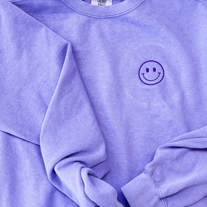 Happy Face Comfort Colors Sweatshirt, Smile Crewneck, Happy Crewneck, Embroidered Sweatshirt, Embroidered Crew, Custom Sweatshirt, Fun