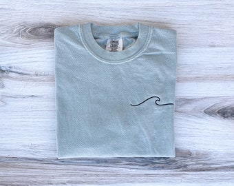 Wave Comfort Colors Tee, Ocean Shirt, Surf Tee, Minimalist T-Shirt, Embroidered Tee, Embroidered Shirt, Surf Shirt, Wave Shirt, Beach Tee