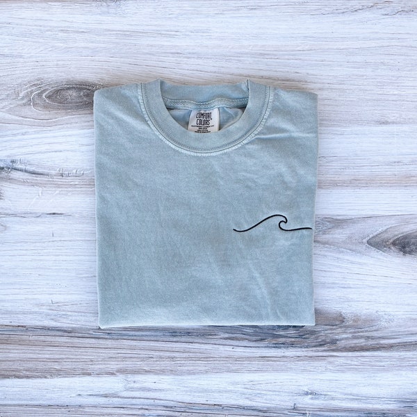 Wave Comfort Colors Tee, Ocean Shirt, Surf Tee, Minimalist T-Shirt, Embroidered Tee, Embroidered Shirt, Surf Shirt, Wave Shirt, Beach Tee