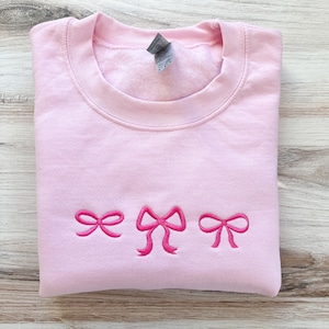Embroidered Pink Bow Sweatshirt, Ribbon Crewneck, Embroidered Bow Crewneck, Valentines Lover Sweatshirt, Cute Crewneck, Cute Outfit, Pink