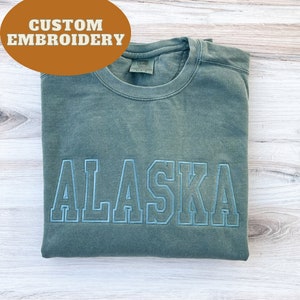 Custom Embroidered Comfort Colors Sweatshirt, Varsity Crewneck, Embroidered Sweatshirt, Personalized Crew, Custom Sweatshirt, Custom Text