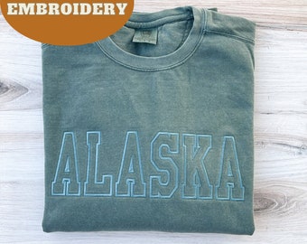 Custom Embroidered Comfort Colors Sweatshirt, Varsity Crewneck, Embroidered Sweatshirt, Personalized Crew, Custom Sweatshirt, Custom Text
