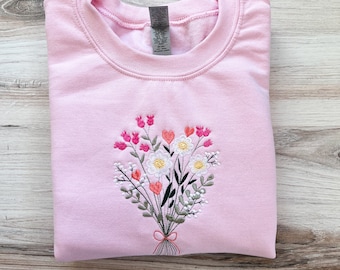Embroidered Flower Sweatshirt, Floral Crewneck, Embroidered Crewneck, Valentines Lover Sweatshirt, Cute Crewneck, Cute Outfit, Wild Flowers