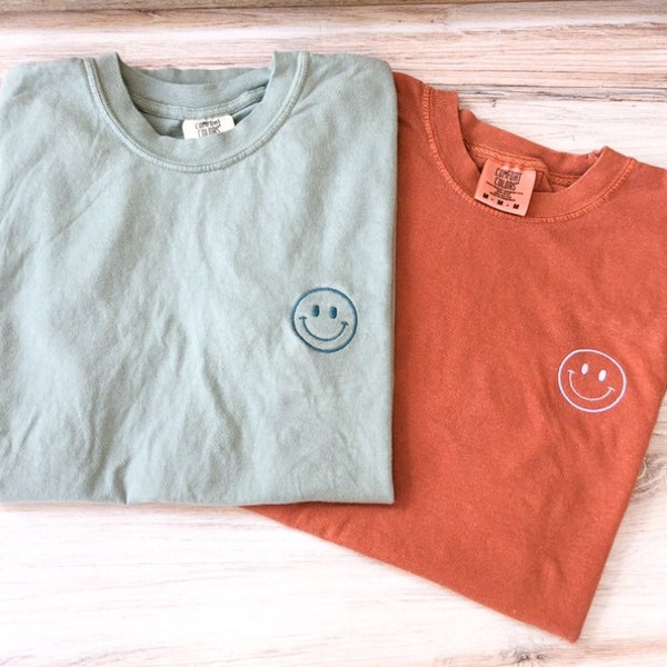 Happy Face Comfort Colors Tee, Smile Shirt, Happy T-Shirt, Embroidered Tee, Embroidered Shirt, Custom Shirt, Retro Happy Face Shirt