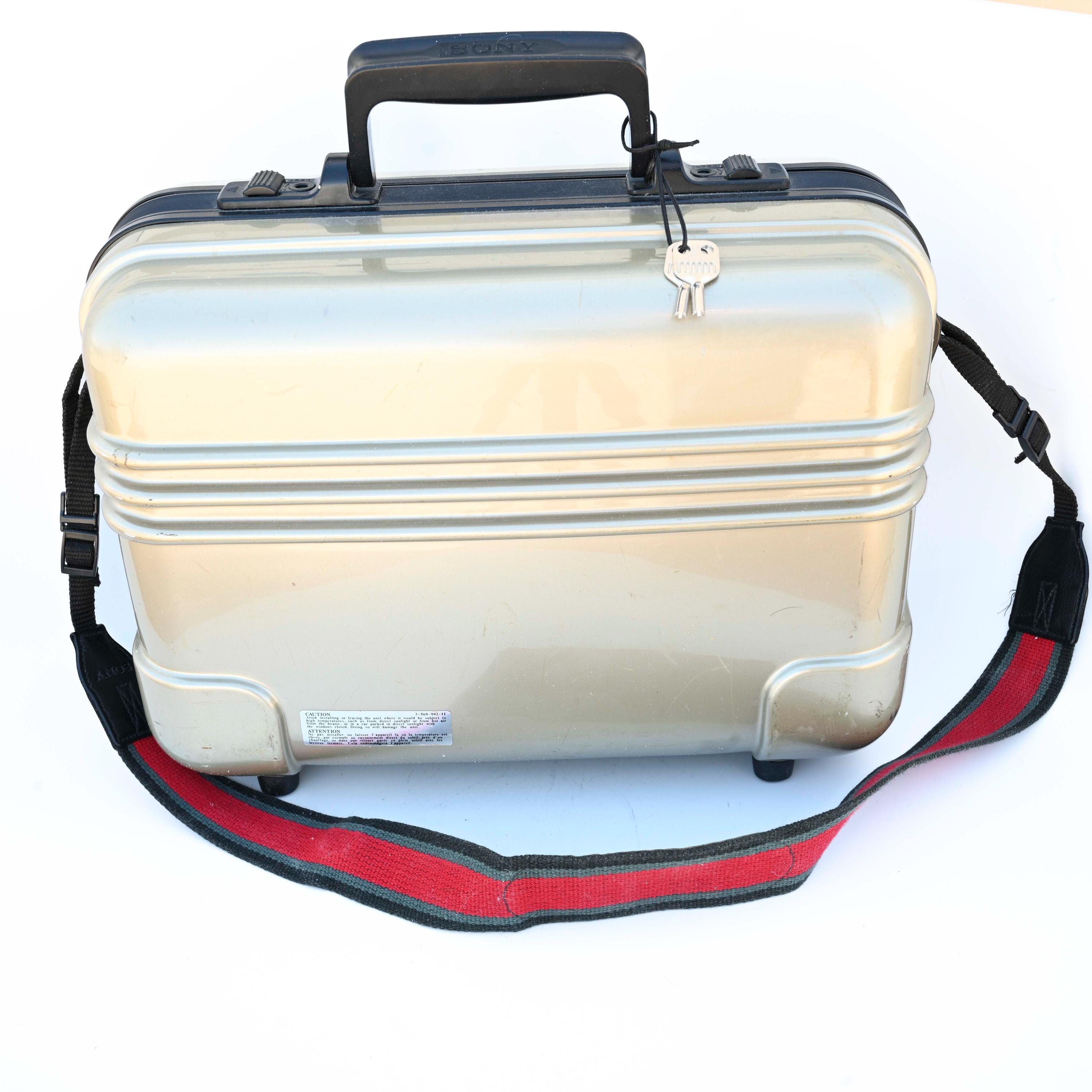 ヴィンテージ ソニー ビデオ8 カムコーダー ハードケース LC V814 鍵