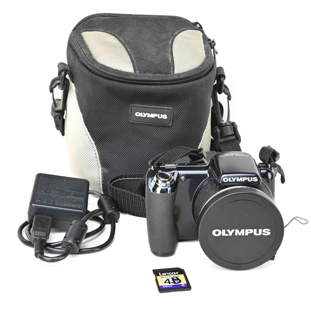 【OLYMPUS】SP-810UZ 14MEGAPIXEL Olympus SP-810UZ Digital Camera Kit: 14MP, 36x Zoom, Retro