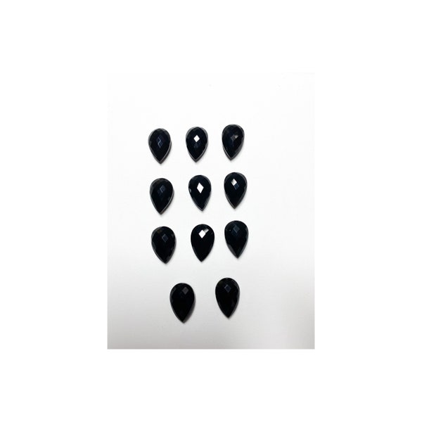 Schwarzer Onyx | Schwarzer Onyx mandelförmig mit beidseitigen Karo-Ausschnitten | 11 Stück schwarzer Onyx 20x13x7 mm (LBH) 123.54 Karat