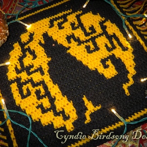 PDF PATTERN - Overlay Mosaic Crochet Square Spooky Moon series &quot;Howling Wolf&quot;, Halloween, eerie, night, lunar, werewolf, lupin, nymeria