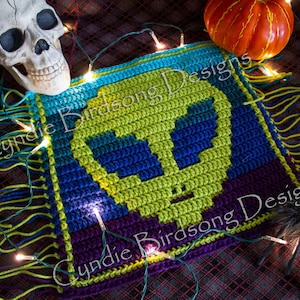 PDF PATTERN - "Halloween - Eerie Alien" Mosaic Crochet Square