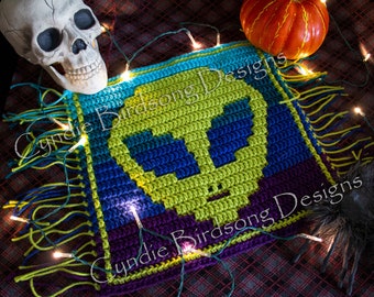 PDF PATTERN - "Halloween - Eerie Alien" Mosaic Crochet Square