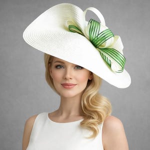 Chapeau d'invité de mariage blanc et vert pour femme royal ascot fascinator mère du marié casque élégant déclaration du jour de la course à l'arc fête de jardin de printemps