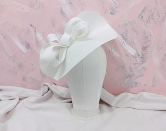 white Kentucky derby hat elegant race day hat simple design royal ascot fascinator mom of bride hat wedding guest hat tea party garden event