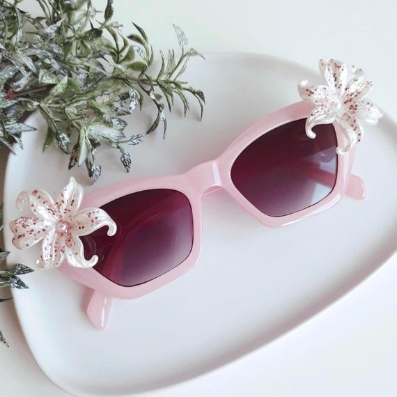 Soft Pink Floral Cat Eye Sunglasses Festival Garden Party - Main Image