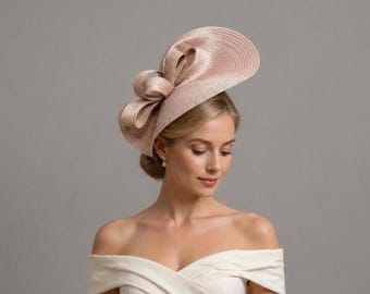 tocado de boda rosa claro, sombrero para eventos especiales en tono rosa suave, estilo Kentucky Derby, tocado con lazo llamativo, tocado en tonos pastel