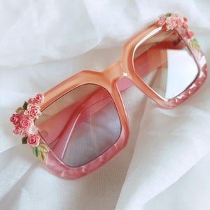 NEW Pink Rockabilly Flowers Cat Eye Polarized Sunglasses Soft Pink Floral Cat Eye Sunglasses Festival Garden Party  main image 4