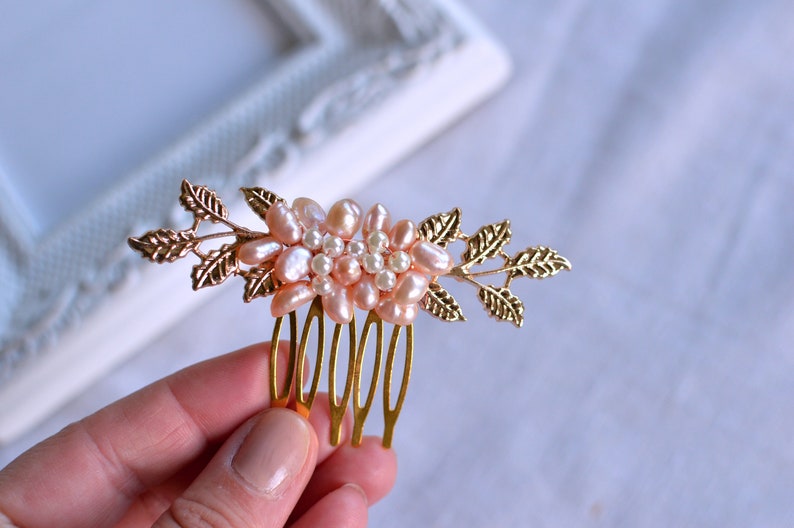 Leaf bridal comb elegant Mini hair comb Bridal hair comb Pearl peach hair comb Gold hair comb wedding hair comb Bridal hair jewelry