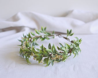 greenery hair crown, green wedding crown, greenery hair wreath, rustic bridal crown, natural floral crown, elegant hair wreath, green halo