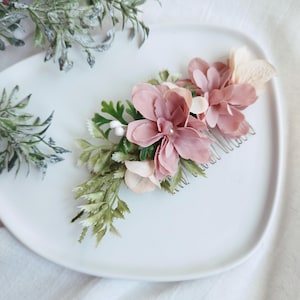 Dusty Pink Bridal Hair Comb Mauve Wedding Hair Piece with Flowers & Greenery Floral Hair Accessory for Bride or Bridesmaids