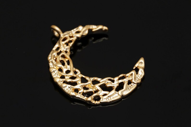 M1881-1 pairs-Matt Gold Plated-Mesh Crescent Moon Earrings-Crescent Ear Post