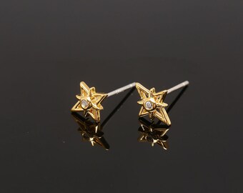 Orecchini A Perno Unisex In Argento 925 Placcato Oro Con Zirconi Cubici Taglio Trillion - 5-10 Mm, AAA CZ