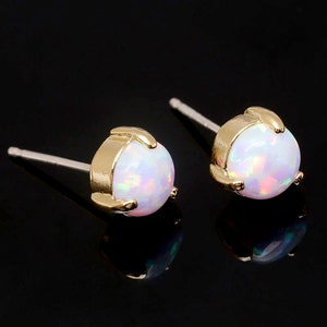 K163-1 par, aretes de ópalo de 6 mm chapados en oro auténtico de 16 quilates, con pasador de plata, joyería de uso diario, sin níquel