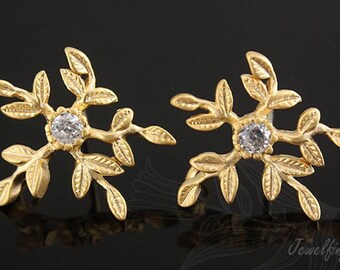 H719-1pairs-Matt Gold Plated-CZ Snow Flake Stud Earrings-Snow Flake Post Earrings