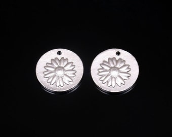 M1108-2pcs-Matt Rhodium Plated 11.5mm Daisy Coin  Charms -Flower Mini Coin Pendant-Medallion Necklace Charm,Jewelry Findings