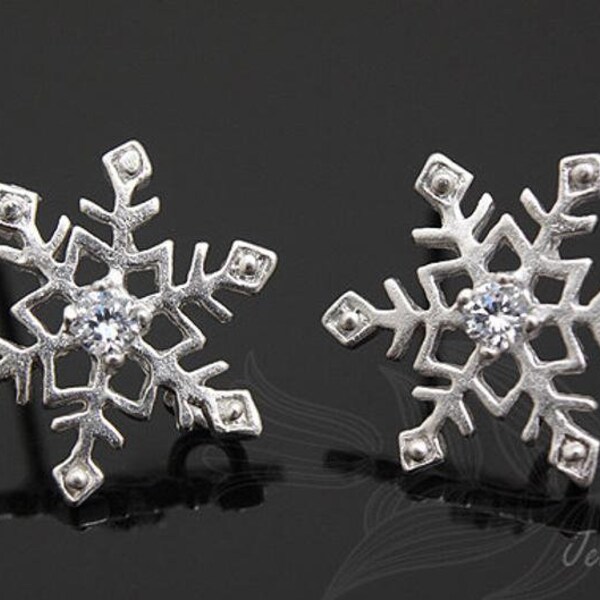 S594-1pairs-Matt Rhodium Plated-CZ Snow Flake Stud Earrings-Snow Flake Post Earrings