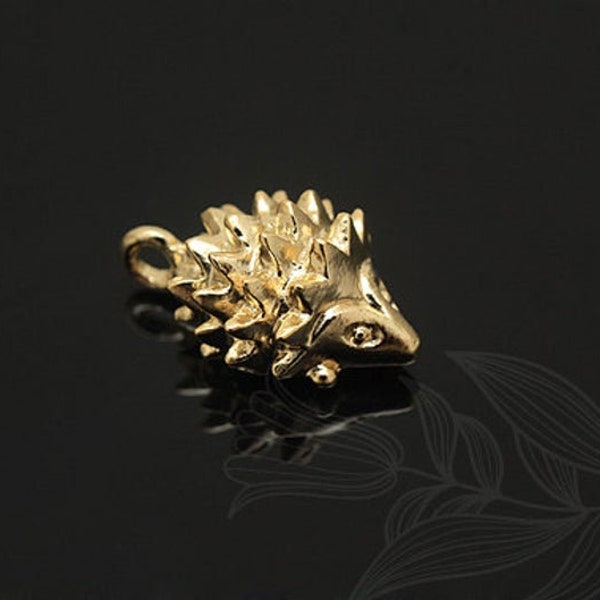 M1173-2pcs-Matt Gold Plated-Brass Hedgehog Charm-Hedgehog Pendant-Animal Charms