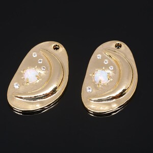 M174-2pcs-Gold Plated 18*11mm Opal  Charms -Sun & Moon Pendant-Medallion Necklace Charm,Jewelry Findings
