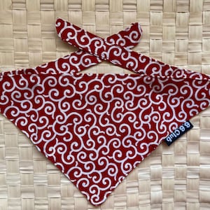 Shiba Inu Karakusa Dog Bandana, Small Karakusa Pattern, Japanese Pet Accessory, Handmade Dogwear, Adjustable Pet Bandana