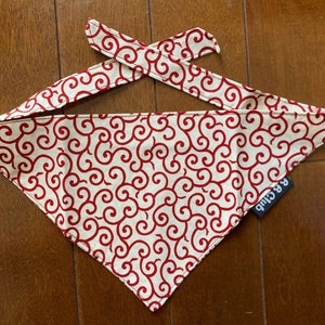 Shiba Inu Karakusa Dog Bandana, Small Karakusa Pattern, Japanese Pet Accessory, Handmade Dogwear, Adjustable Pet Bandana