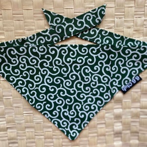 Shiba Inu Karakusa Dog Bandana, Small Karakusa Pattern, Japanese Pet Accessory, Handmade Dogwear, Adjustable Pet Bandana