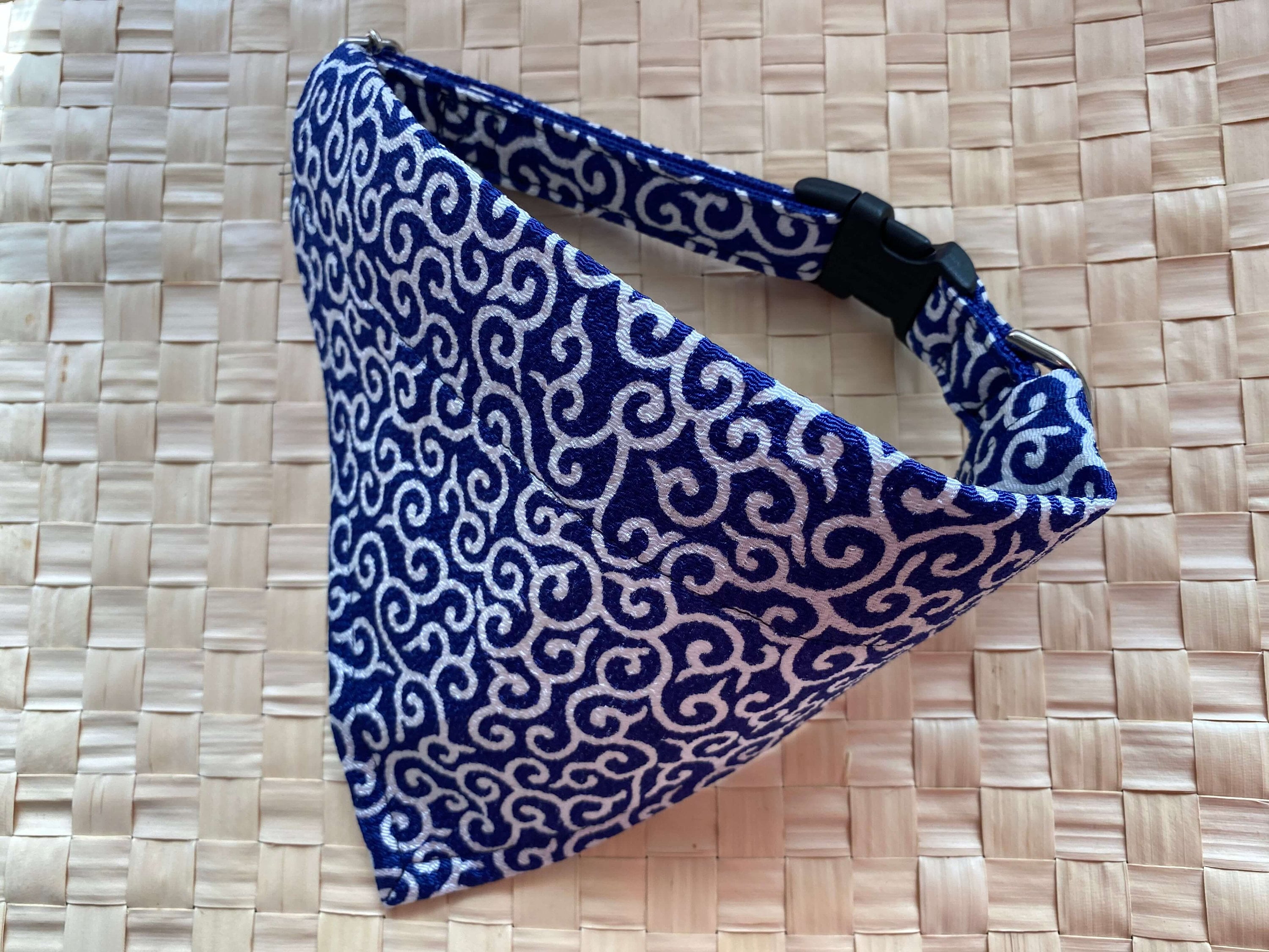 karakusa bandana shiba