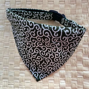 Japanese Dog Collar, Green Karakusa Patterned Bandana, Shiba Inu Pet Accessories, Traditional Design, Unique Dogwear, Pet Collar Set