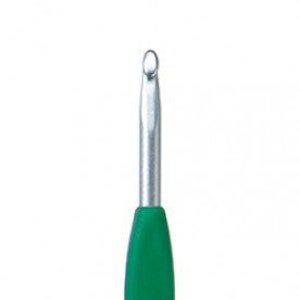 Clover Amour crochet hook with soft grip