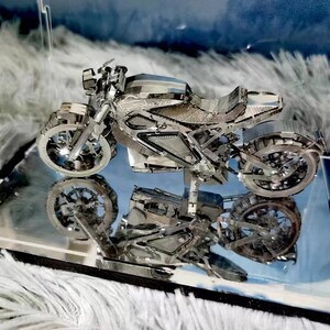 3D Metal Motorcycle Puzzle: DIY Mechanical Model Kit image 2
