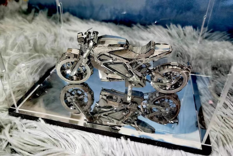 3D Metal Motorcycle Puzzle: DIY Mechanical Model Kit image 2